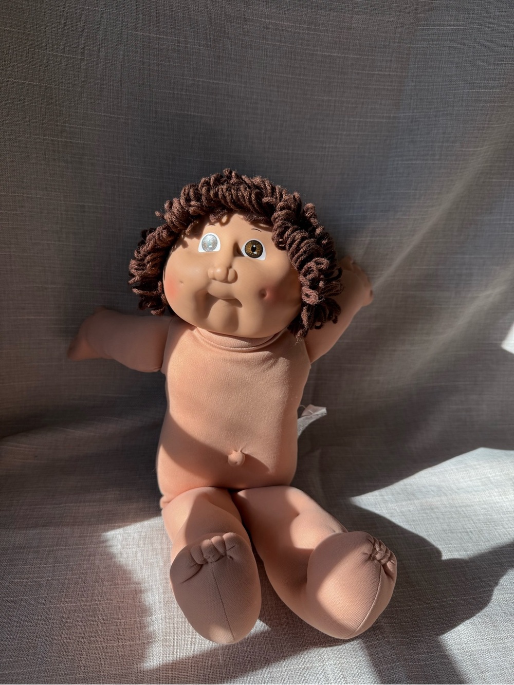 Vtg 1982/84 Cabbage Patch Kids Girl Dark Brown Hair Brown Eyes with Dress - Picture 2 of 16